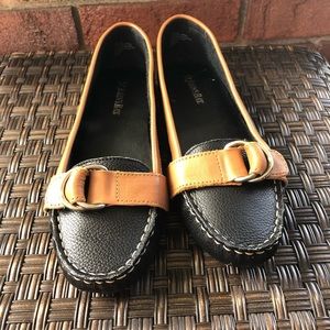 St. John’s Bay Black & Brown Leather Loafers 6.5M